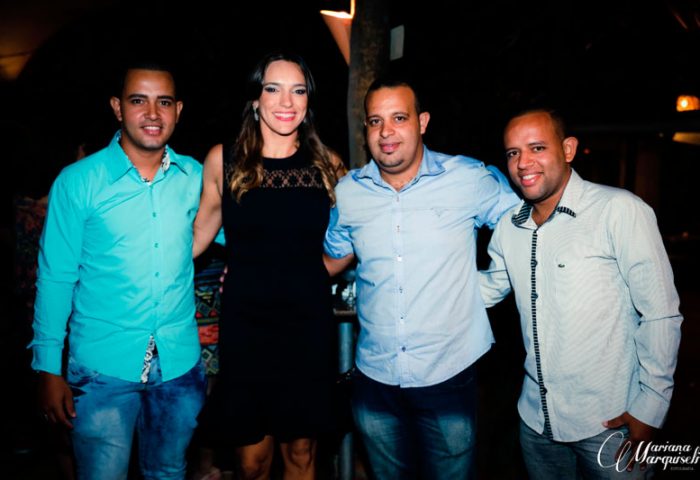 Carol e Equipe - Beija-flor Pinturas