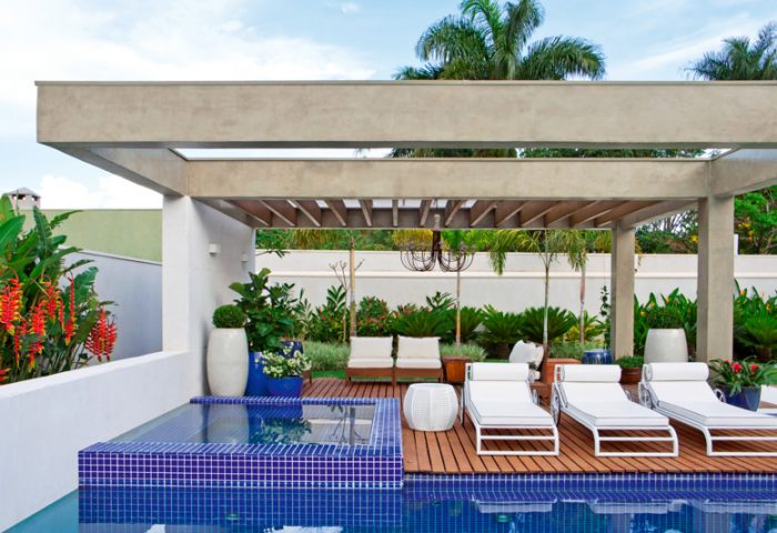 O paisagismo escultural do projeto harmoniza com a arquitetura - Revista InterArq | Arquitetura, Decoração, Design, Paisagismo e Lifestyle