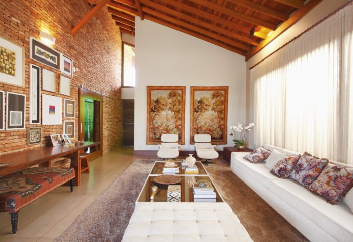 Esta casa de aura bucólica ganhou elementos diferenciados na construção - Revista InterArq | Arquitetura, Decoração, Design, Paisagismo e Lifestyle
