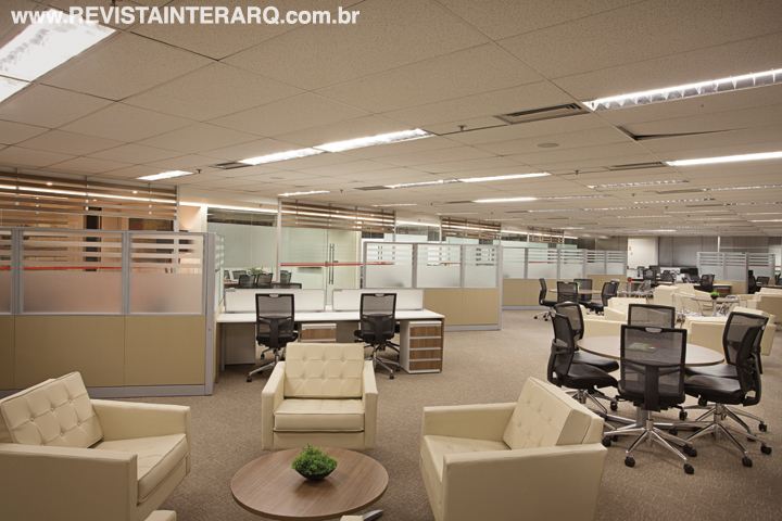 Neste projeto de remodelação, os arquitetos se inspiraram nas linhas do arado da agricultura para compor os espaços - Revista InterArq | Arquitetura, Decoração, Design, Paisagismo e Lifestyle