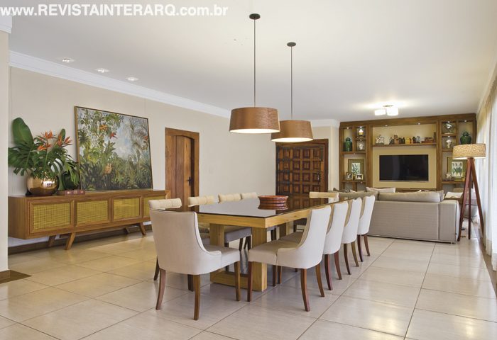 O diferencial deste projeto de design de interiores foi a marcenaria personalizada e funcional - Revista InterArq | Arquitetura, Decoração, Design, Paisagismo e Lifestyle