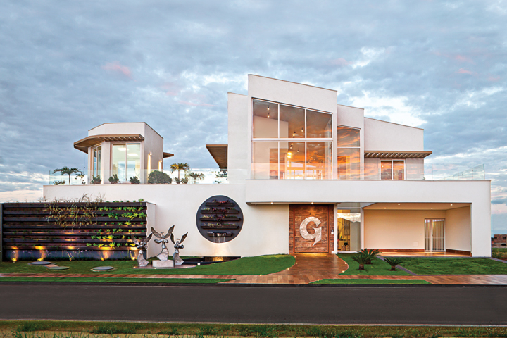 Este projeto sustentável recebeu sistemas de energia fotovoltaica e captação de águas da chuva - Revista InterArq | Arquitetura, Decoração, Design, Paisagismo e Lifestyle