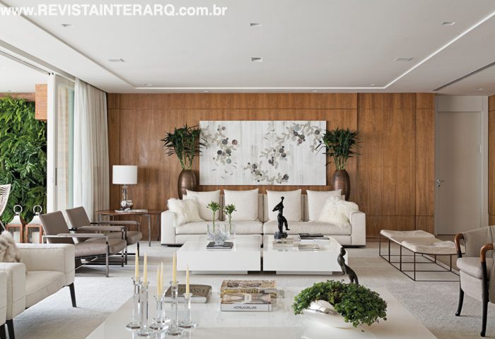 A planta ampla deste apartamento permitiu a integração dos espaços para favorecer a convivência da família - Revista InterArq | Arquitetura, Decoração, Design, Paisagismo e Lifestyle