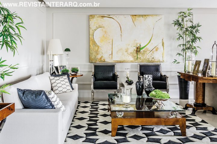 Este amplo apartamento precisava apenas de um projeto de reforma para substituir com conforto a antiga residência da família - Revista InterArq | Arquitetura, Decoração, Design, Paisagismo e Lifestyle