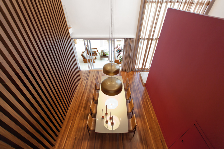 A nova identidade desta residência projetada por Solange Cálio alterou a setorização dos ambientes e acrescentou aconchego e ousadia - Revista InterArq | Arquitetura, Decoração, Design, Paisagismo e Lifestyle