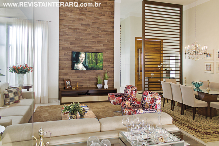 Com novas necessidades no dia a dia dos moradores, este projeto partiu da premissa de ambientes claros e funcionais - Revista InterArq | Arquitetura, Decoração, Design, Paisagismo e Lifestyle