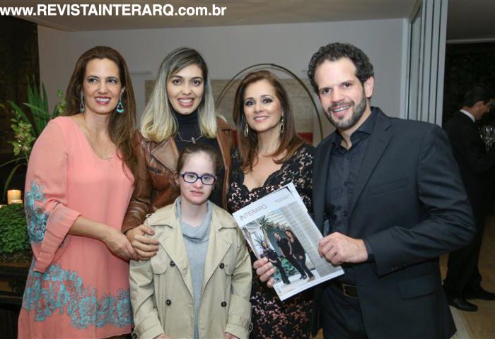 Isabel Veiga, Milena Trindade, Mariana Veiga, Mônica Pinto e Arnaldo Pinho