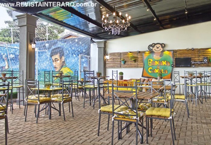 Com cenário lúdico, a arquitetura deste buffet infantil remete a blocos de montar e conta com um espaço colorido e criativo - Revista InterArq | Arquitetura, Decoração, Design, Paisagismo e Lifestyle