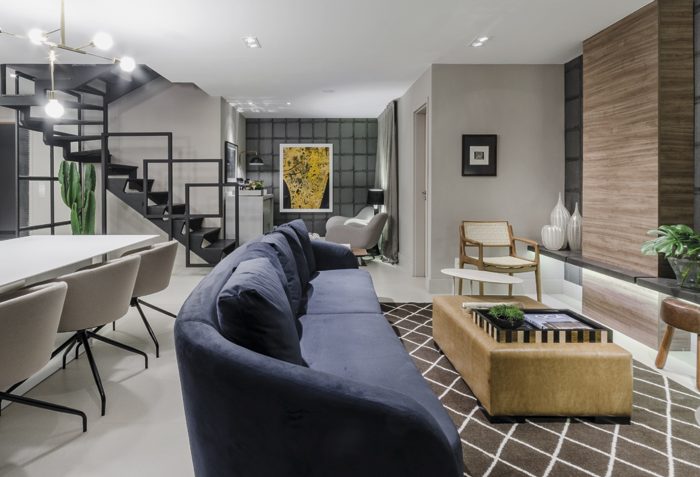 Os tons neutros, como cinza e terrosos, pautaram o projeto de interiores deste apartamento. - Revista InterArq | Arquitetura, Decoração, Design, Paisagismo e Lifestyle