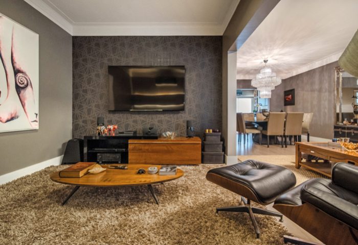 Para o projeto de revitalização deste apartamento, a principal premissa foi integrar todos os ambientes para favorecer a interação dos moradores - Revista InterArq | Arquitetura, Decoração, Design, Paisagismo e Lifestyle