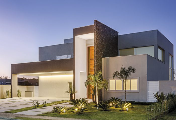 Esta residência tem como premissa acomodar a família com conforto - Revista InterArq | Arquitetura, Decoração, Design, Paisagismo e Lifestyle