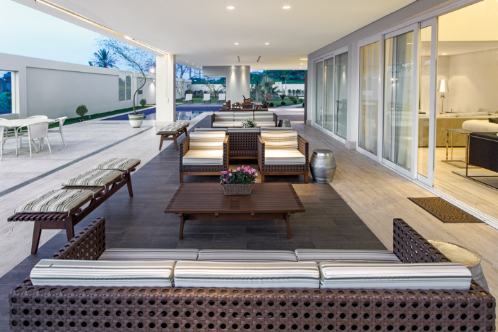 Este projeto de arquitetura tem ambientes modernos e iluminados - Revista InterArq | Arquitetura, Decoração, Design, Paisagismo e Lifestyle