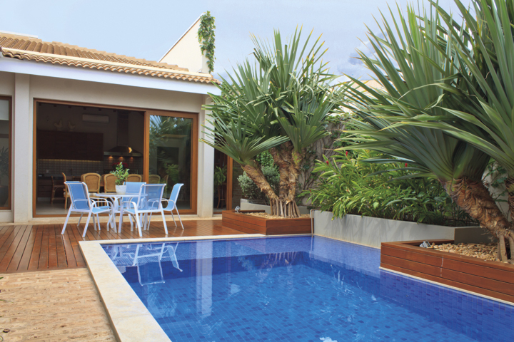 Outro ângulo dos Pândanos da piscina