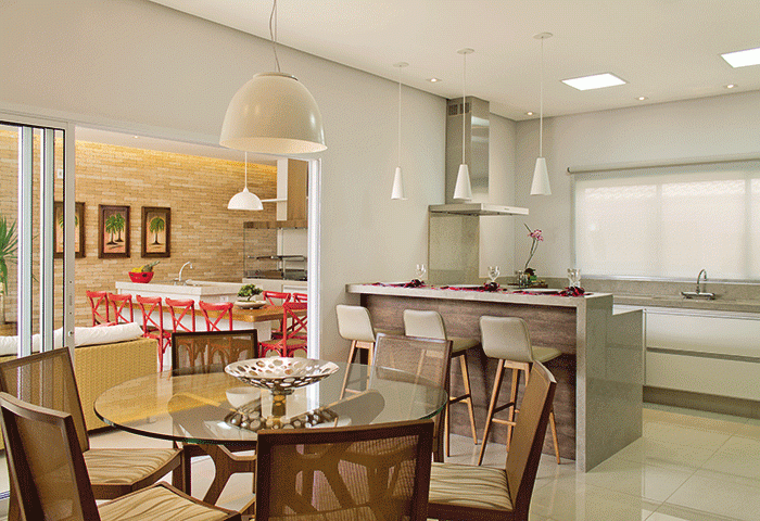 Projetada para receber, este projeto de interiores foi baseado na personalidade alegre e receptiva dos clientes - Revista InterArq | Arquitetura, Decoração, Design, Paisagismo e Lifestyle