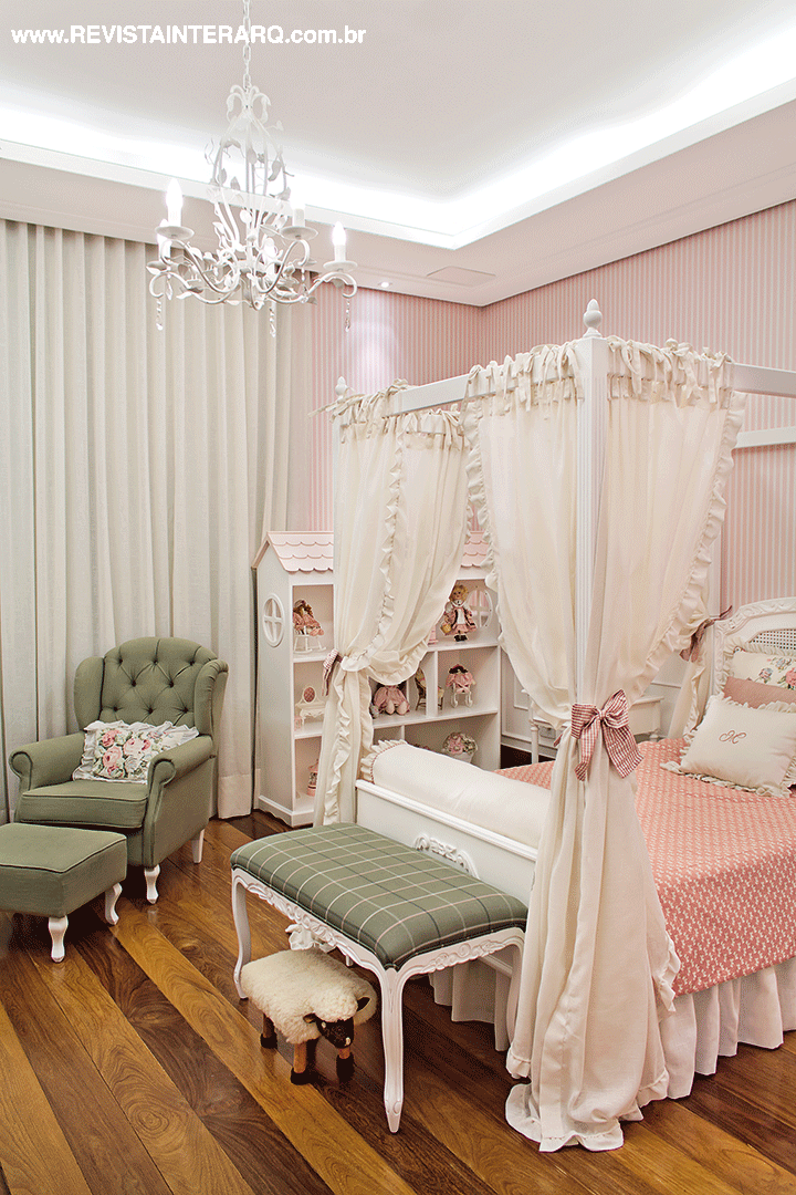 Um quarto de princesa foi o pedido para o espaço da caçula de quatro ano