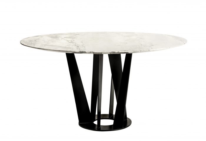 Mesa de centro SPIKE, da Sette7 . Foto Romulo Fialdini