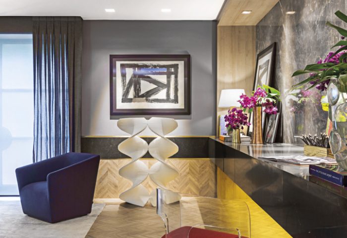 a arquiteta e designer de interiores Bárbara Jalles criou o Living Interativo, um espaço com ar contemporâneo, cujo principal conceito era a presença de três funções distintas em um único ambiente: trabalho, recepção de amigos e local de lazer e descanso