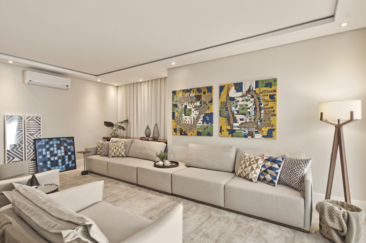 Neste projeto de ampliação, interiores e decoração, as arquitetas apostaram em ambientes aconchegantes e contemporâneos com soluções automatizadas - Revista InterArq | Arquitetura, Decoração, Design, Paisagismo e Lifestyle