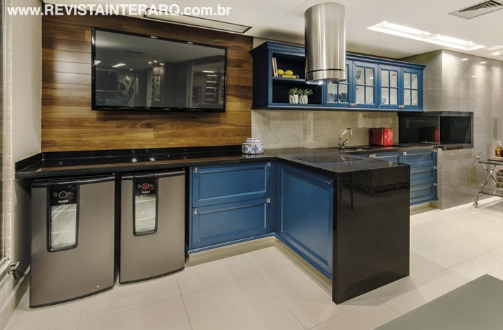 A proposta para este apartamento de 200 m² foi a integração de espaços, contemplando harmonia, elegância e aconchego - Revista InterArq | Arquitetura, Decoração, Design, Paisagismo e Lifestyle