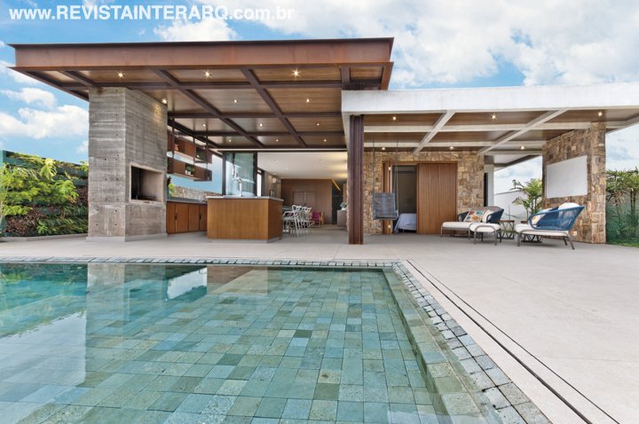 Este projeto contemporâneo é destacado pelo concreto aparente - Revista InterArq | Arquitetura, Decoração, Design, Paisagismo e Lifestyle