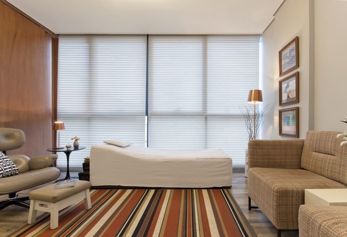 A proposta para este consultório foi criar um ambiente aconchegante e funcional - Revista InterArq | Arquitetura, Decoração, Design, Paisagismo e Lifestyle