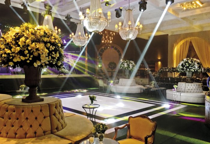 2.500 orquídeas brancas foram uma das estrelas do décor desta inesquecível festa de casamento - Revista InterArq | Arquitetura, Decoração, Design, Paisagismo e Lifestyle