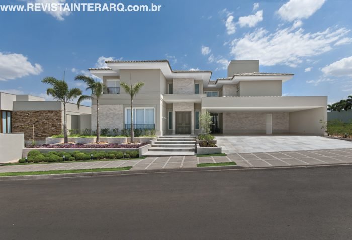 Esta residência sofisticada ganhou diversas particularidades - Revista InterArq | Arquitetura, Decoração, Design, Paisagismo e Lifestyle