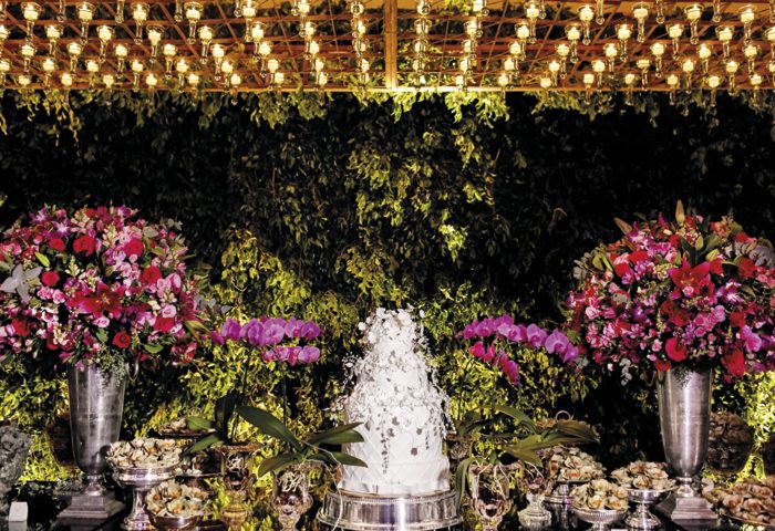 Soluções inteligentes no layout deixaram o salão mais aconchegante para receber os convidados deste casamento - Revista InterArq | Arquitetura, Decoração, Design, Paisagismo e Lifestyle
