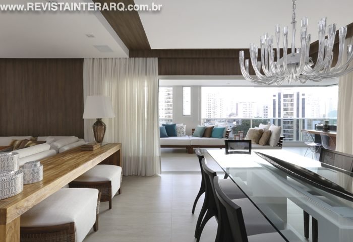 Elegante, este projeto de interiores exibe o mix perfeito de texturas aconchegantes e cores claras para valorizar a iluminação - Revista InterArq | Arquitetura, Decoração, Design, Paisagismo e Lifestyle