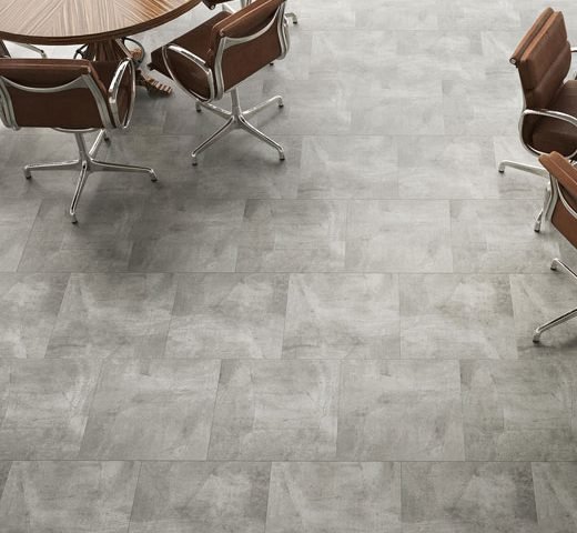 A Beaulieu do Brasil apresentou duas coleções permeadas de tendências internacionais. Trata-se da Stonetile e da Strata, pisos vinílicos criados para combinar com ambientes ousados e contemporâneos. A Stonetile está disponível em placas de 50 x 50 e no design propõe um visual moderno da pedra e do cimento para uso comercial e residencial. A Strata reproduz o visual natural da madeira e vem em réguas extra longas (180 x 23 cm). 