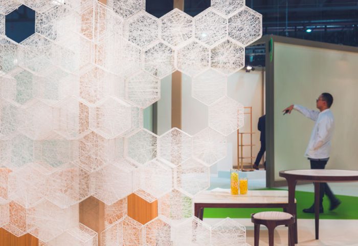 Com a participação de 650 jovens talentos, o SaloneSatellite 2018 mescla experimentação, natureza e a força da matéria para surpreender e incitar. J