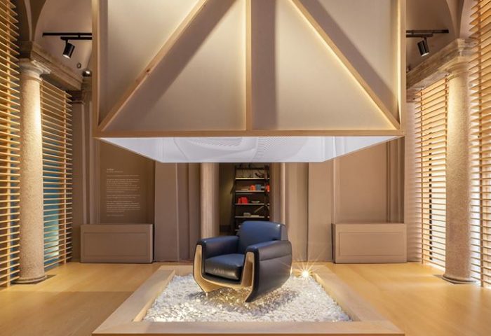 Poltrona Frau – A marca apresenta sua nova cadeira, feita pelo designer francês Jean-Matie Massaud. Onde: Via Manzoni, de 17 a 22 de abril; Rho Fiera, Hall 20, Stand E01-F04.