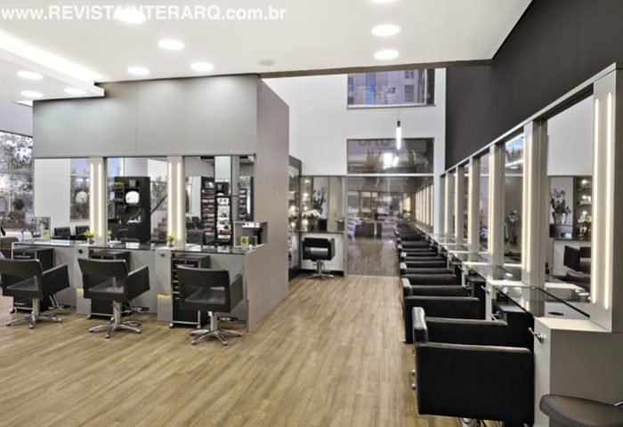 Após o projeto de reforma, este centro de estética ganhou visual contemporâneo e fluidez na circulação - Revista InterArq | Arquitetura, Decoração, Design, Paisagismo e Lifestyle