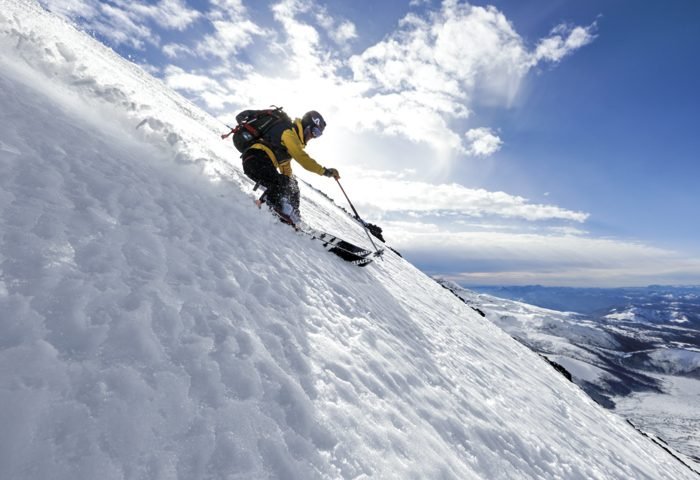 O Centro de esqui tem uma completa estrutura e atende a todos os públicos - dos experts aos iniciantes. Diversas atividades são oferecidas aos visitantes, como o esqui de travessia, freeride ou backcountry e o snowkite. Para as crianças, o Parque de Neve conta com pistas de tubbing e trenós de neve que permitem que os pequenos se divirtam com toda a segurança.