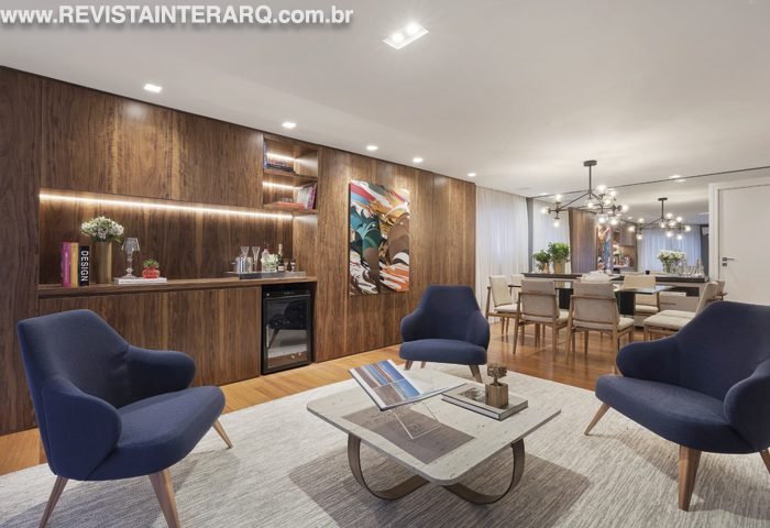 Bárbara Jalles criou ambientes amplos e com múltiplas funções, que estimulam a convivência - Revista InterArq | Arquitetura, Decoração, Design, Paisagismo e Lifestyle