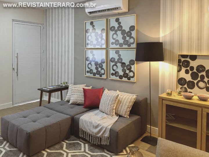 Com a metragem reduzida, o projeto de arquitetura de interiores desta residência foi desenvolvido para que uma família pudesse viver com conforto e praticidade - Revista InterArq | Arquitetura, Decoração, Design, Paisagismo e Lifestyle