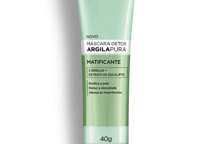 A máscara detox argila pura efeito matificante, da L’Oreal, limpa, purifica e reduz a oleosidade da pele através da associação de três argilas puras e o extrato de eucalipto.