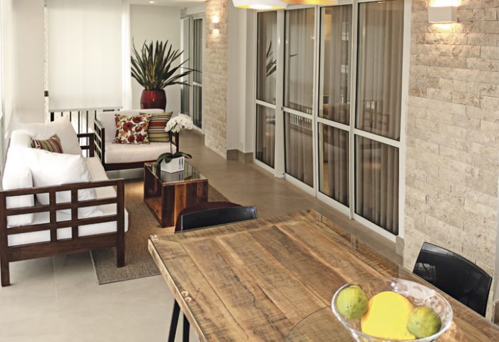 Os ambientes deste apartamento foram renovados e ampliados, deixando-os acolhedores e elegantes - Revista InterArq | Arquitetura, Decoração, Design, Paisagismo e Lifestyle