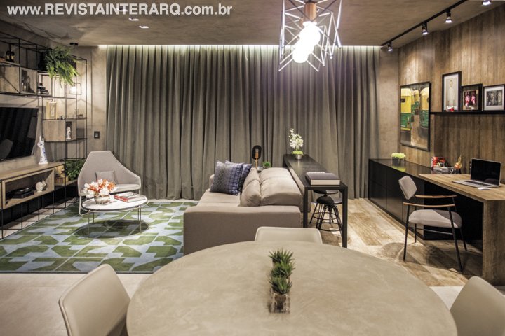 Elaborado, para um casal de fotógrafos, o projeto de interiores de um estar moderno e integrado, com o conceito caixa de concreto - Revista InterArq | Arquitetura, Decoração, Design, Paisagismo e Lifestyle