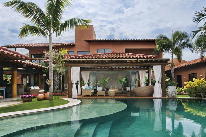 Uma casa integrada a natureza com atmosfera praiana - Revista InterArq | Arquitetura, Decoração, Design, Paisagismo e Lifestyle