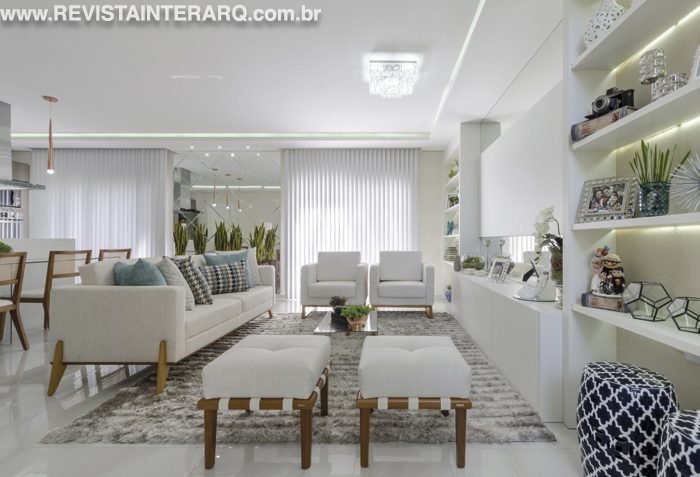 A base clean e a iluminação primorosa tornam este design de interiores versátil e sempre elegante - Revista InterArq | Arquitetura, Decoração, Design, Paisagismo e Lifestyle