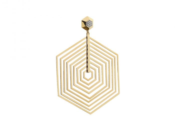 Brinco geométrico em ouro amarelo com detalhes em brilhantes.