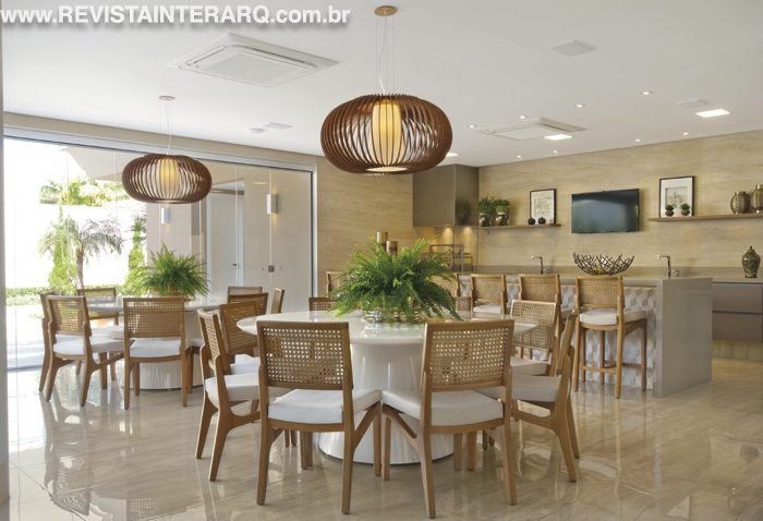 A personalidade dos moradores orientou o design de interiores dessa residência - Revista InterArq | Arquitetura, Decoração, Design, Paisagismo e Lifestyle