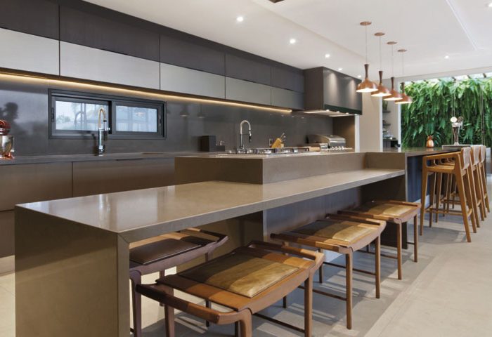 Ambientes amplos e diferenciaram nortearam o projeto de interiores - Revista InterArq | Arquitetura, Decoração, Design, Paisagismo e Lifestyle