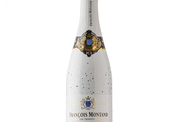 Montand Ice é um espumante Demi-Sec elaborado de acordo com o método tradicional, produzido pela vinícola Les Grands Chais de France. Feito com uvas Chardonnay e outras típicas da região