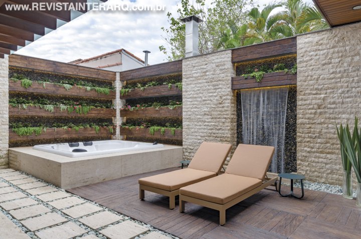 Esta residência ganhou um décor contemporâneo e ambientes integrados - Revista InterArq | Arquitetura, Decoração, Design, Paisagismo e Lifestyle