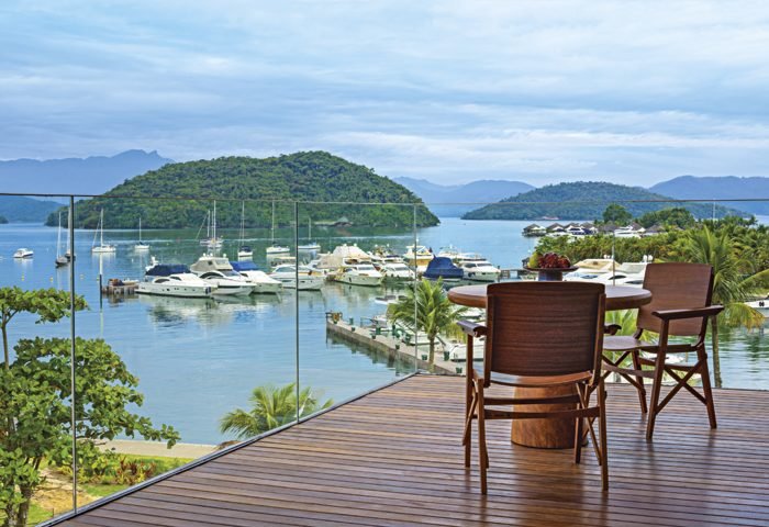 Vista de uma das suítes para a marina e ilhas do entorno.