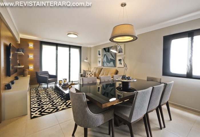Apartamento com a ala social integrada e design de interiores em tons claros - Revista InterArq | Arquitetura, Decoração, Design, Paisagismo e Lifestyle