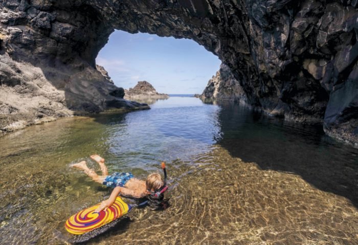 A piscina de Seixal, perfeita para a prática de surf, bodyboard e outras atividades náuticas.