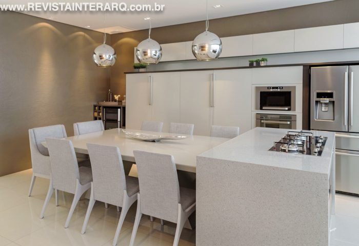 Apartamento com grande área gourmet e ambientes integrados - Revista InterArq | Arquitetura, Decoração, Design, Paisagismo e Lifestyle